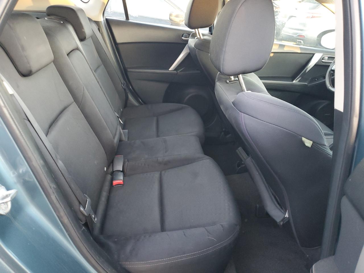 2010 Mazda 3 S VIN: JM1BL1H67A1329420 Lot: 93658105