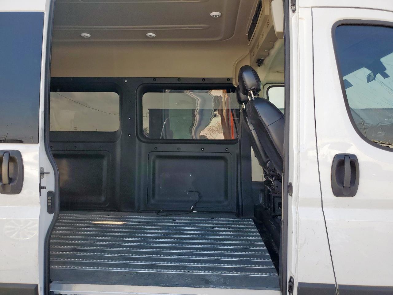 2021 Ram Promaster 2500 Delivery Van VIN: 3C6LRVPG2ME520515 Lot: 93217105