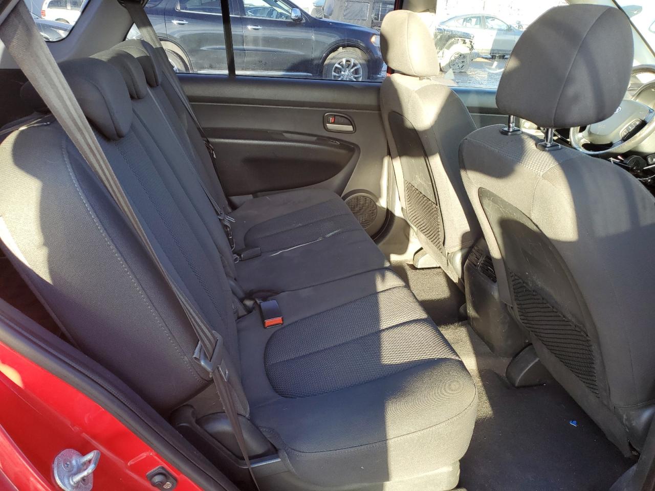 2009 Kia Rondo Base VIN: KNAFG528997267208 Lot: 92976015