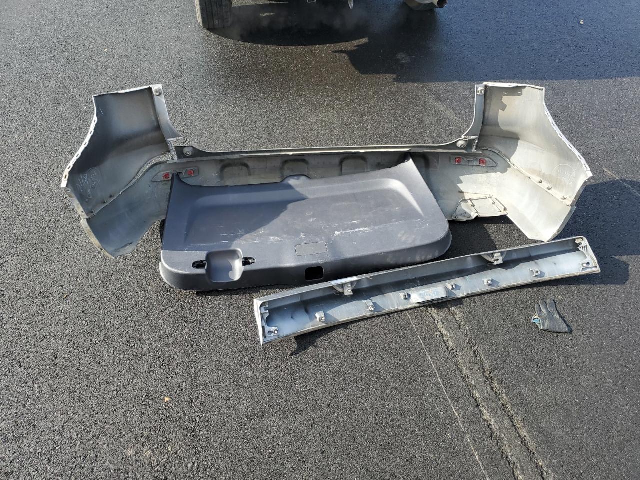 2008 Honda Cr-V Lx VIN: JHLRE38328C047438 Lot: 92315495