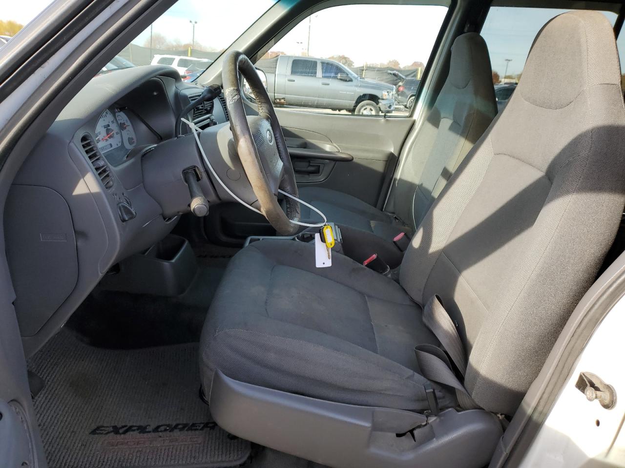 2001 Ford Explorer Sport Trac VIN: 1FMZU67E91UA57299 Lot: 92357905