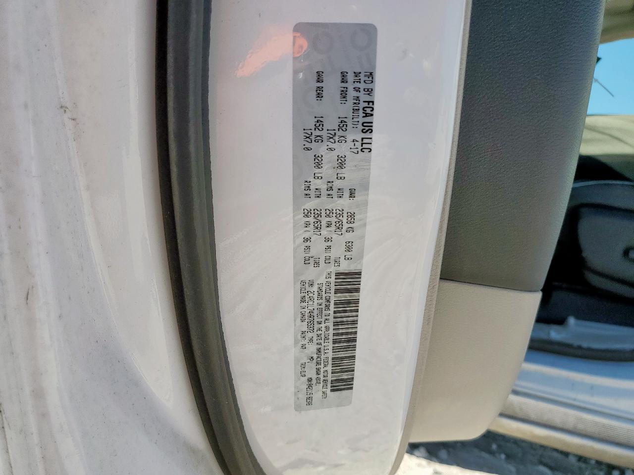 2017 Chrysler Pacifica Ehybrid Premium VIN: 2C4RC1L74HR765372 Lot: 92195265