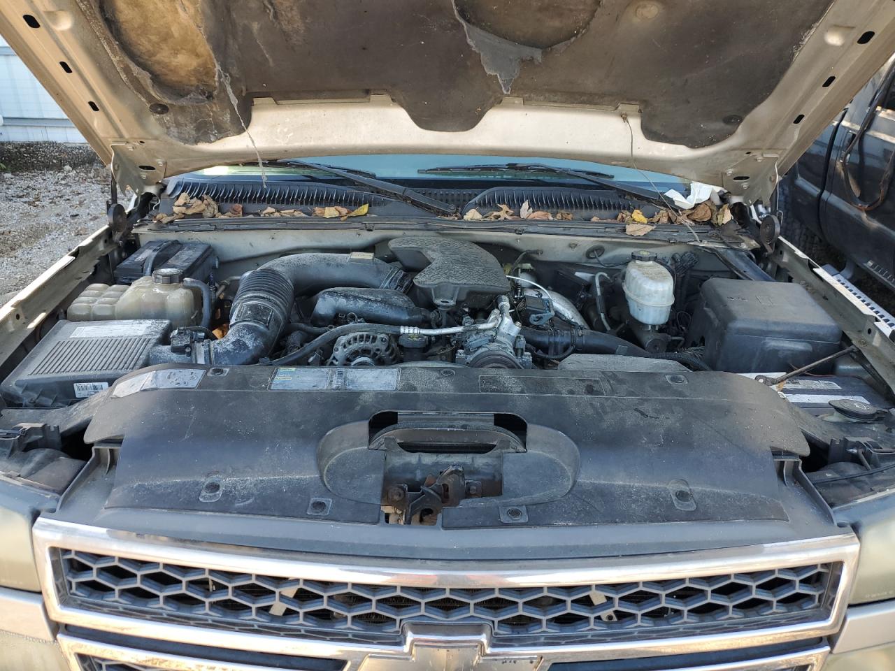 2005 Chevrolet Silverado - Flatbed Truck VIN: 1GCJK33285F856552 Lot: 90847045