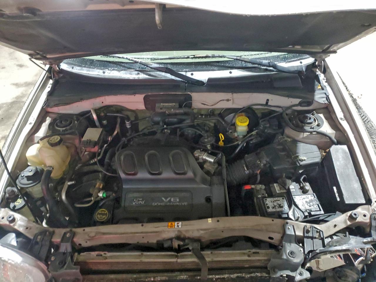 2001 Ford Escape Xls VIN: 1FMYU02101KA46605 Lot: 94097625