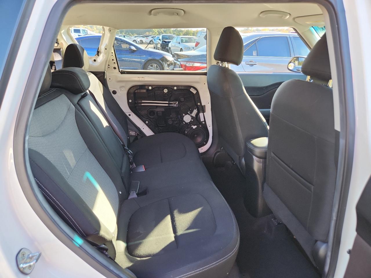 2018 Kia Soul + VIN: KNDJP3A58J7624357 Lot: 90350555