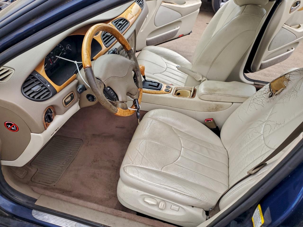 2000 Jaguar S-Type VIN: SAJDA01D1YGL66411 Lot: 93514625