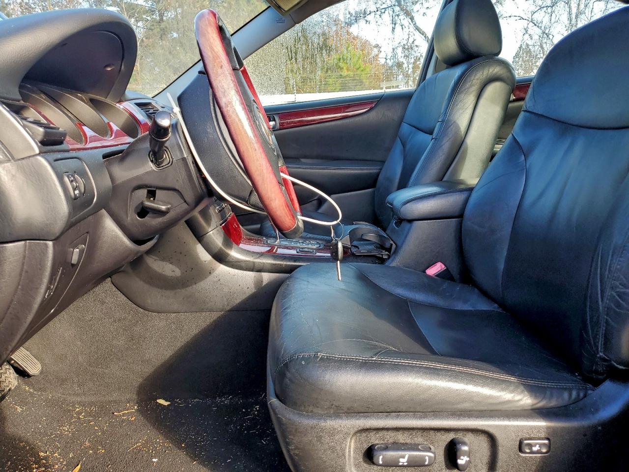 2004 Lexus Es 330 VIN: JTHBA30G045012113 Lot: 94185955