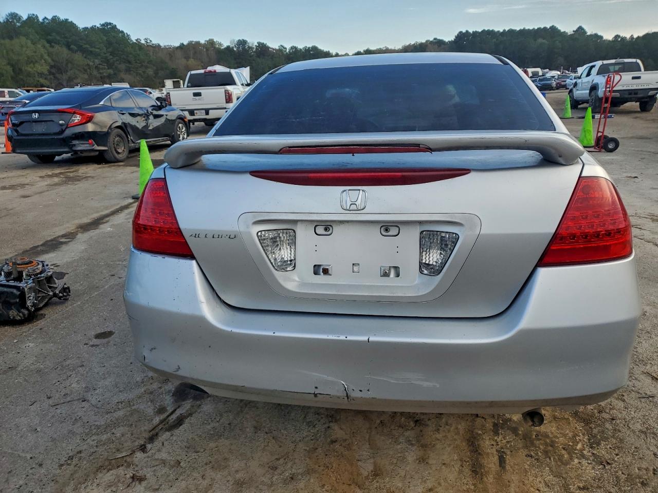 2006 Honda Accord Value VIN: 1HGCM56106A018288 Lot: 93461925