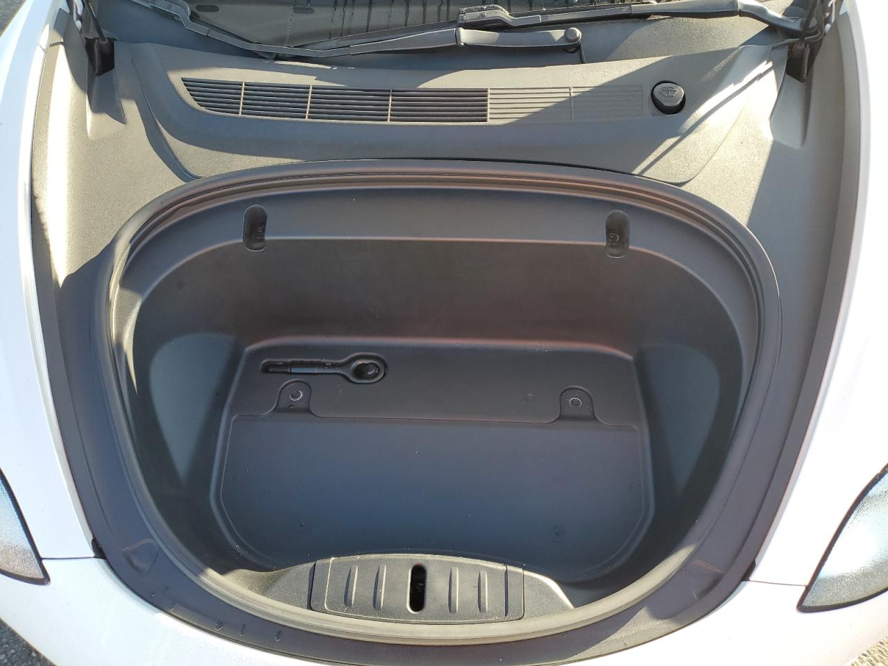 2020 Tesla Model 3 VIN: 5YJ3E1EB3LF667567 Lot: 93684885