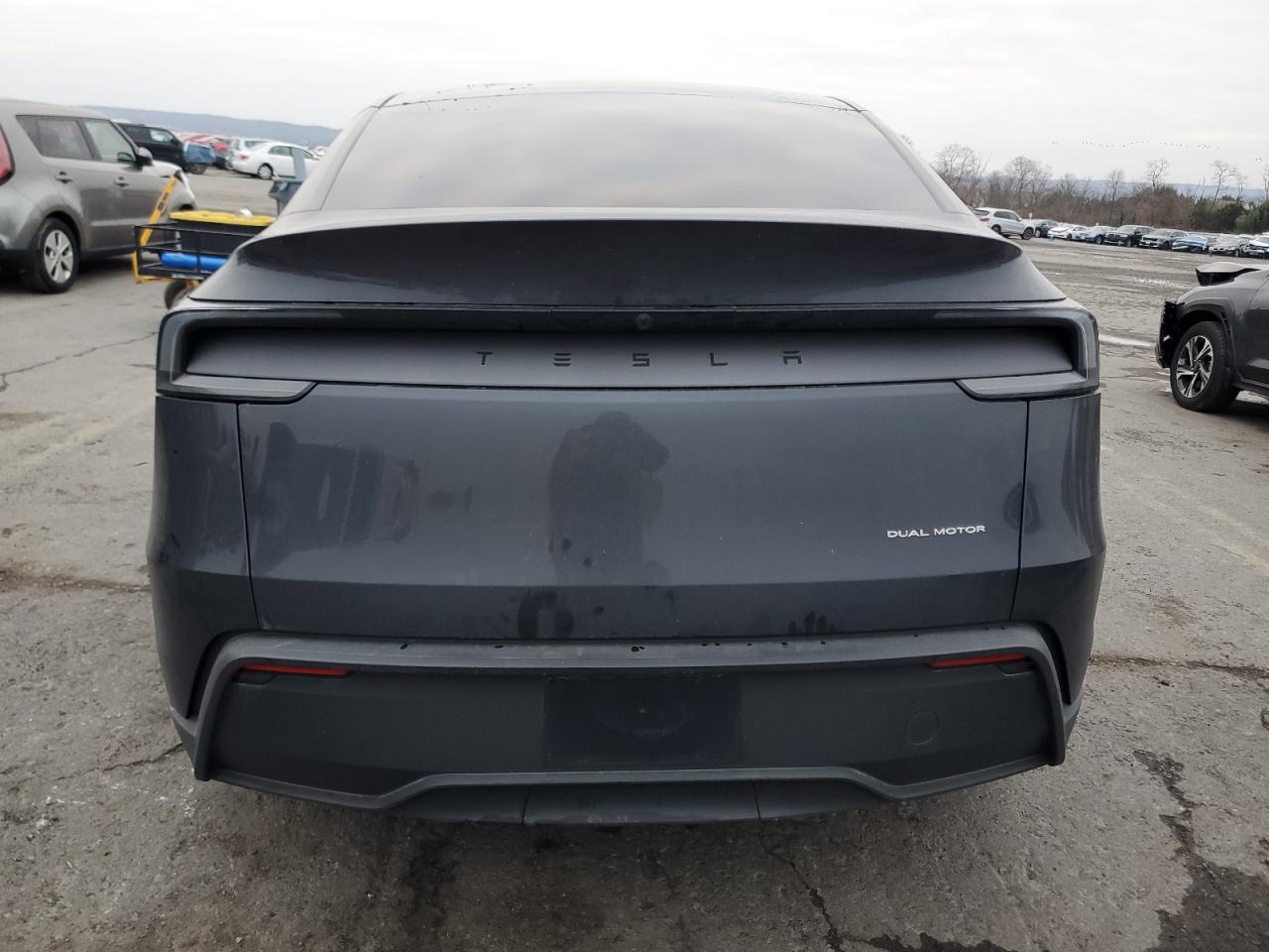 2026 Tesla Model Y VIN: 7SAYGDEE1TF361532 Lot: 93404185