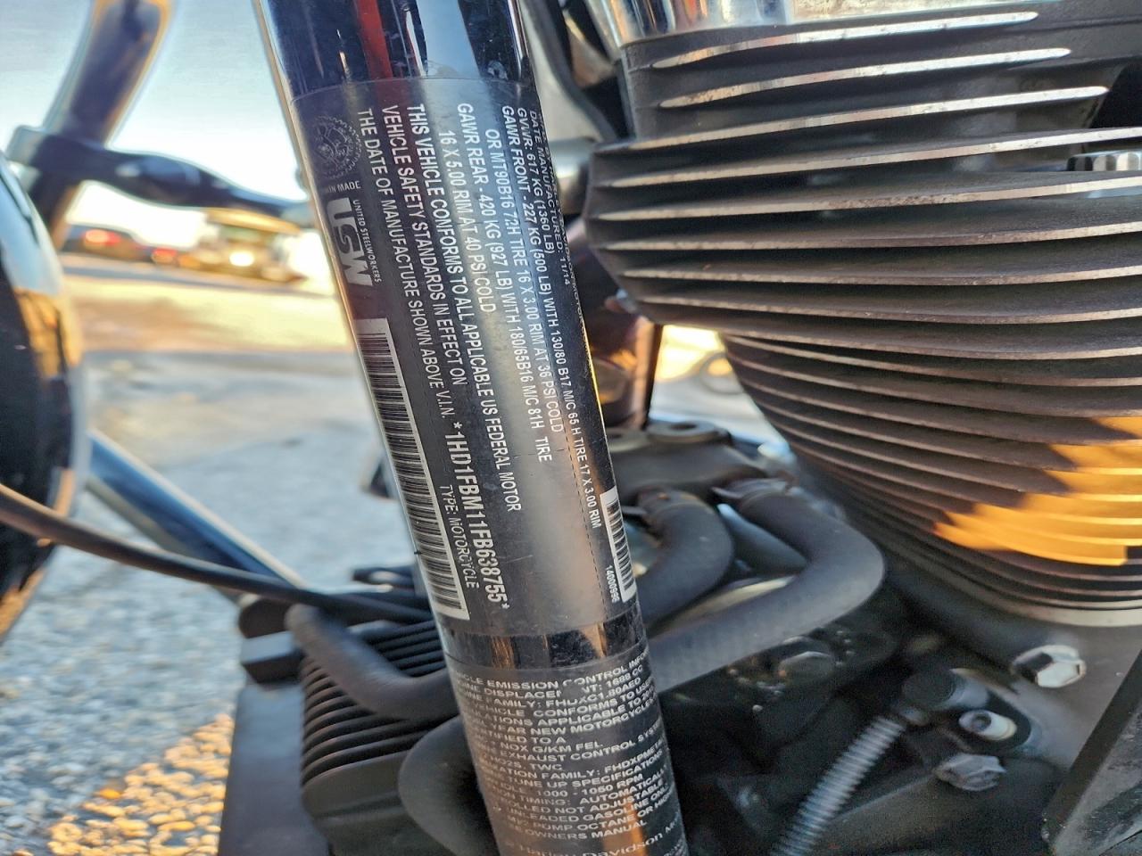 2015 Harley-Davidson Flhr Road King VIN: 1HD1FBM11FB638755 Lot: 92839365