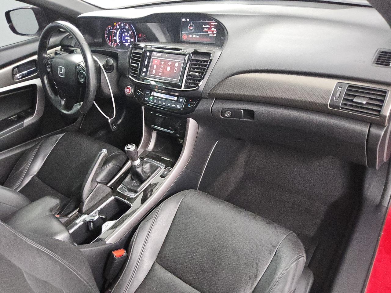 2017 Honda Accord Exl VIN: 1HGCT2A82HA006460 Lot: 92492655