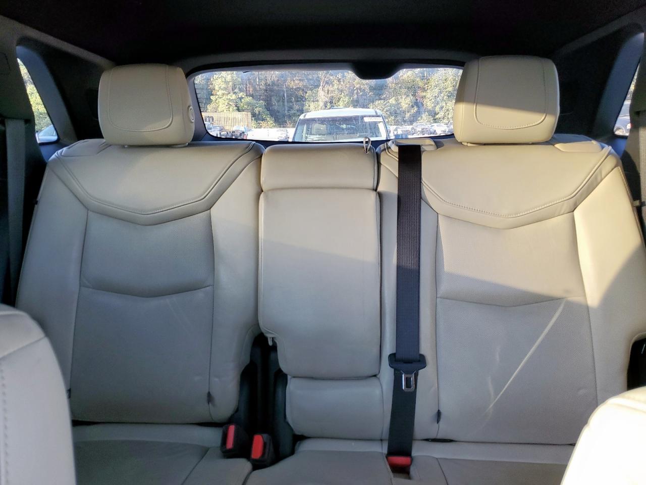 2018 Cadillac Xt5 Luxury VIN: 1GYKNCRSXJZ205333 Lot: 92803635