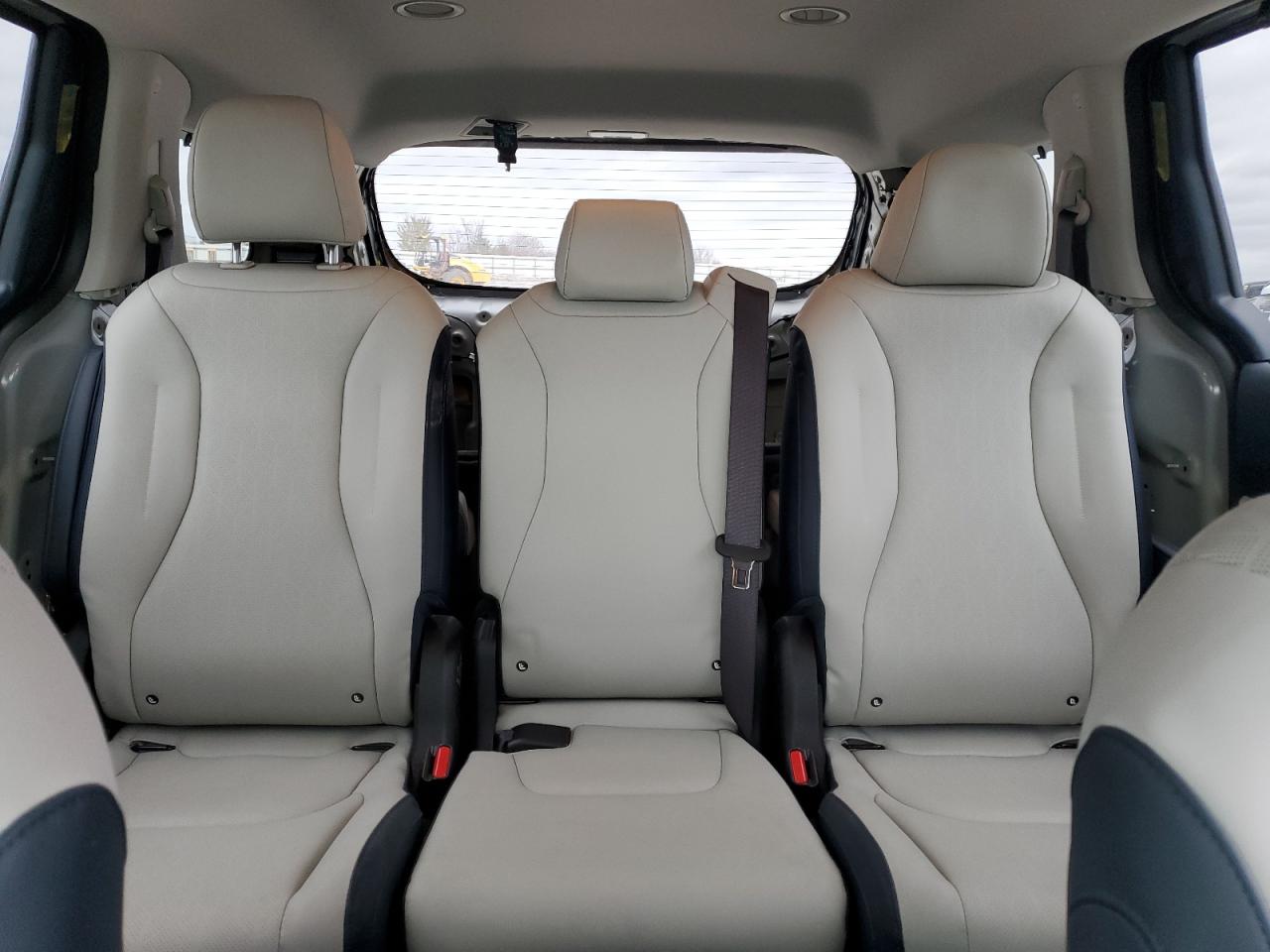 2026 Kia Carnival Ex VIN: KNDNC5KA0T6090073 Lot: 91844345