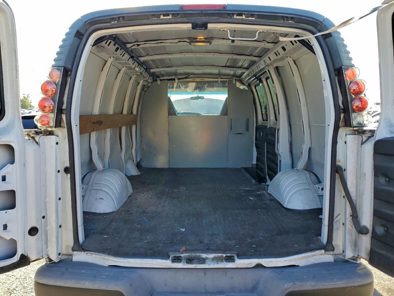 2001 Chevrolet Express G2500 VIN: 1GCFG25W911133317 Lot: 94119855