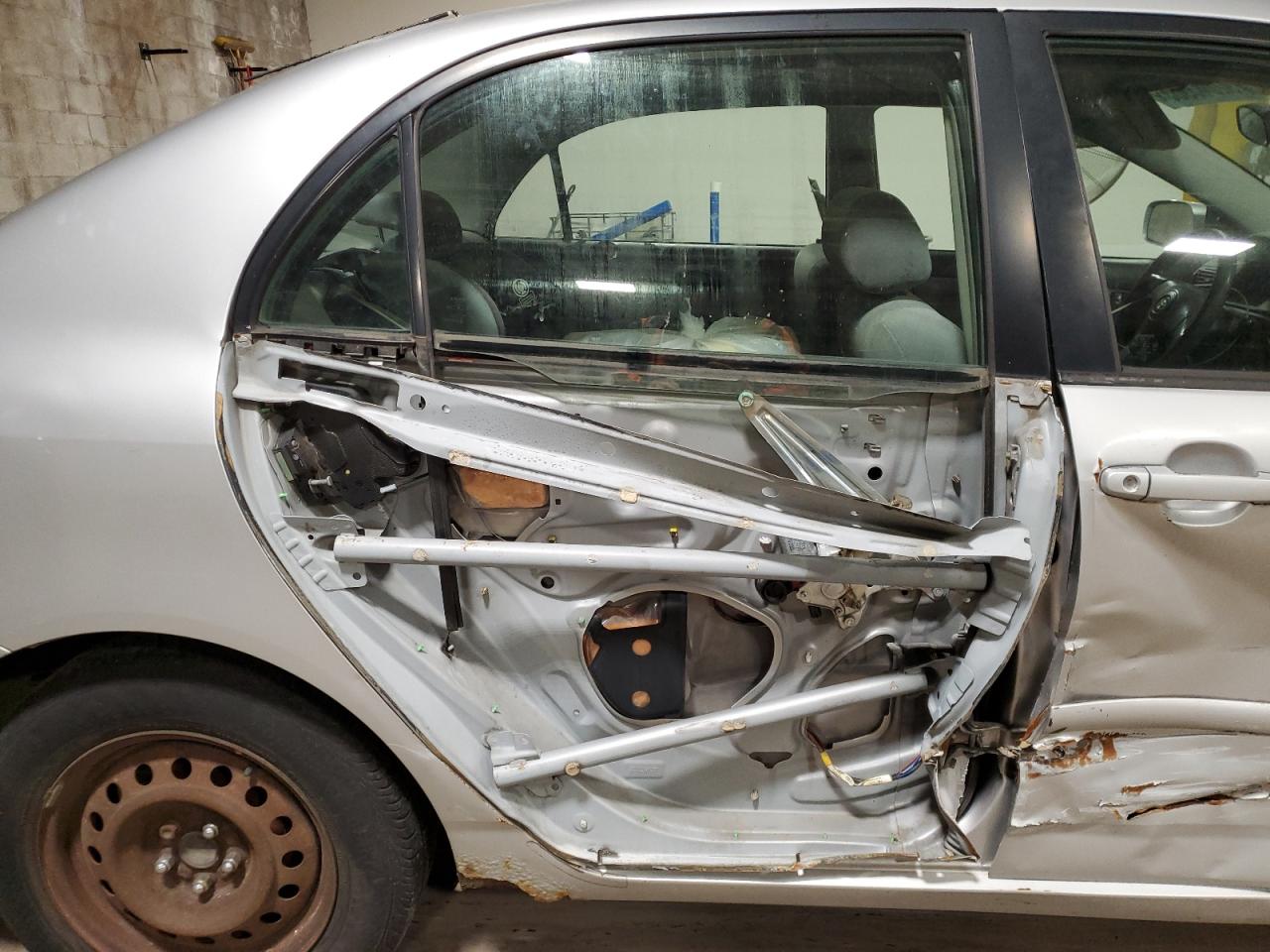 2005 Toyota Corolla Ce VIN: JTDBR32E352057832 Lot: 92043985