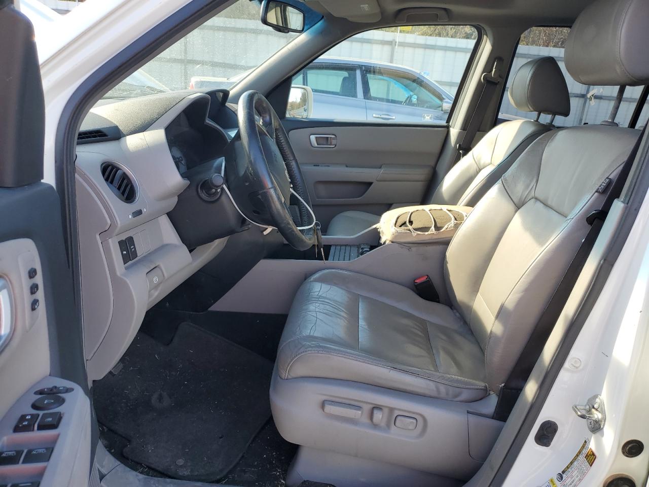 2011 Honda Pilot Touring VIN: 5FNYF4H94BB036693 Lot: 92272485