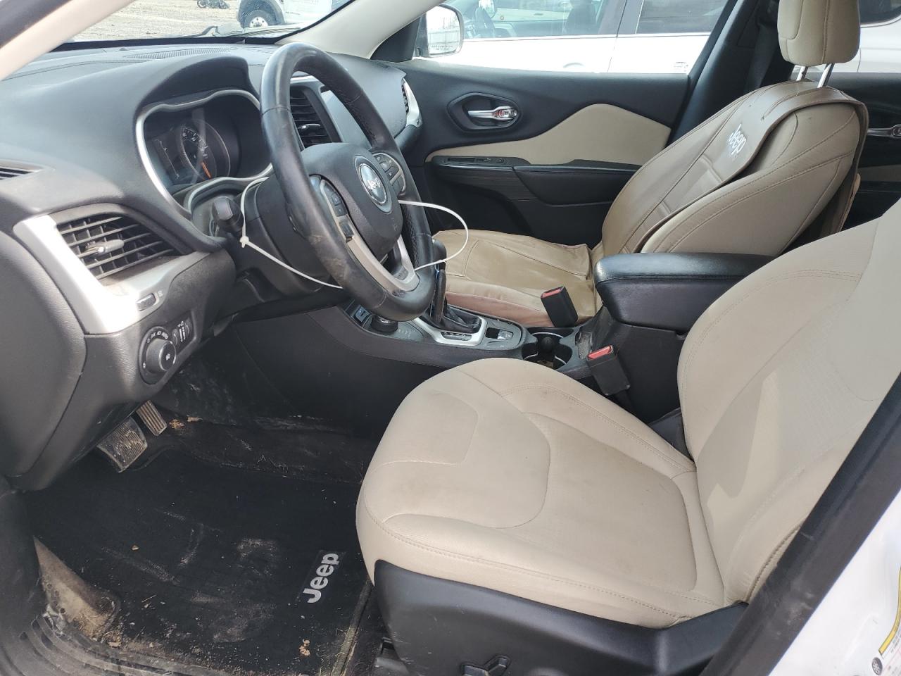 2017 Jeep Cherokee Latitude VIN: 1C4PJMCS1HW507059 Lot: 92669845