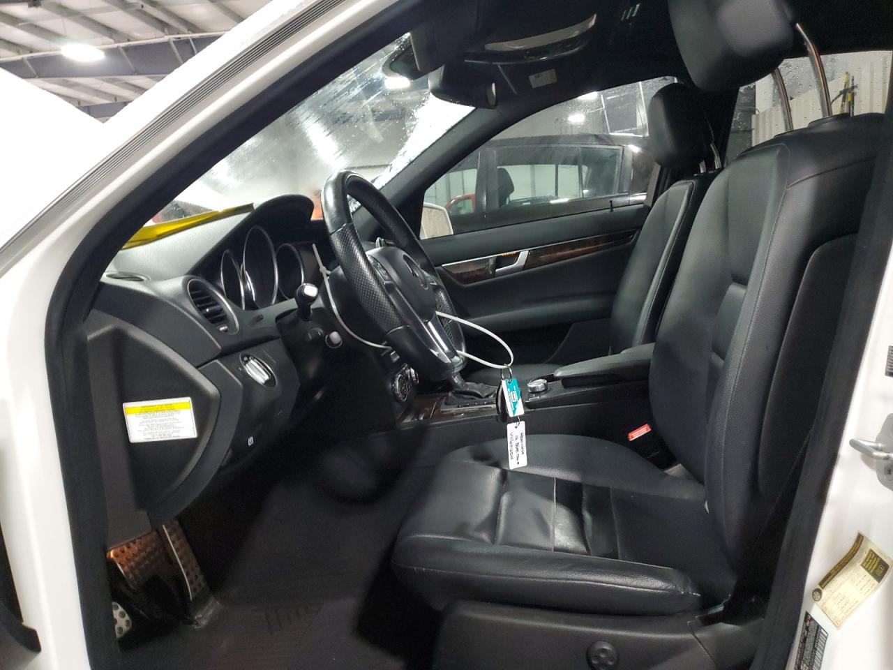 2014 Mercedes-Benz C 300 4Matic VIN: WDDGF8ABXER304585 Lot: 92614685