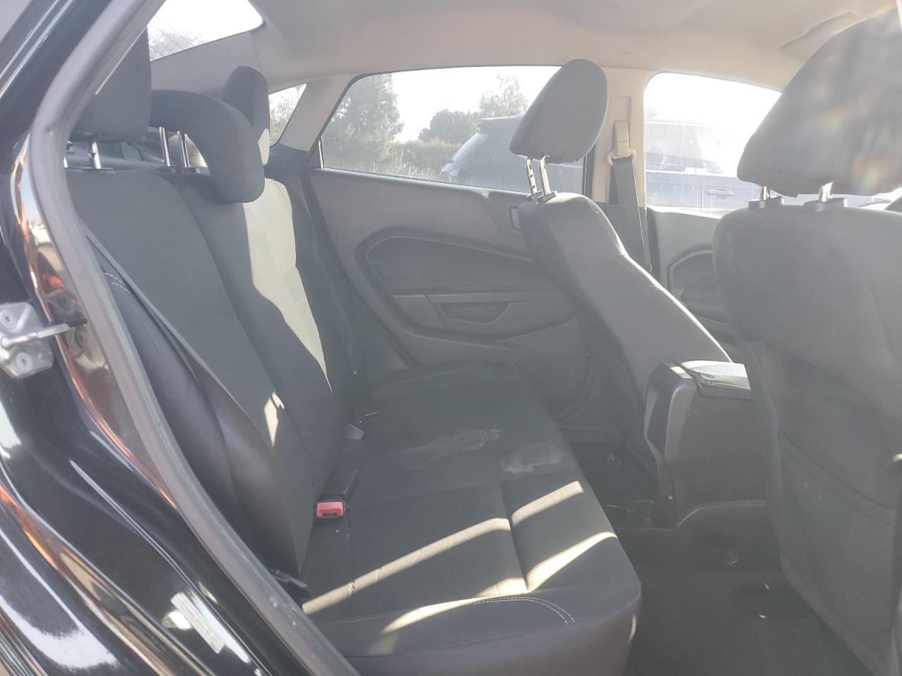 2015 Ford Fiesta Se VIN: 3FADP4BJ2FM105161 Lot: 91822885