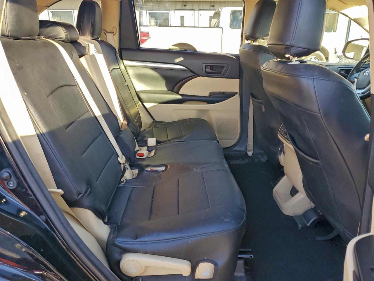 2018 Toyota Highlander Le VIN: 5TDZZRFH8JS263205 Lot: 94493485