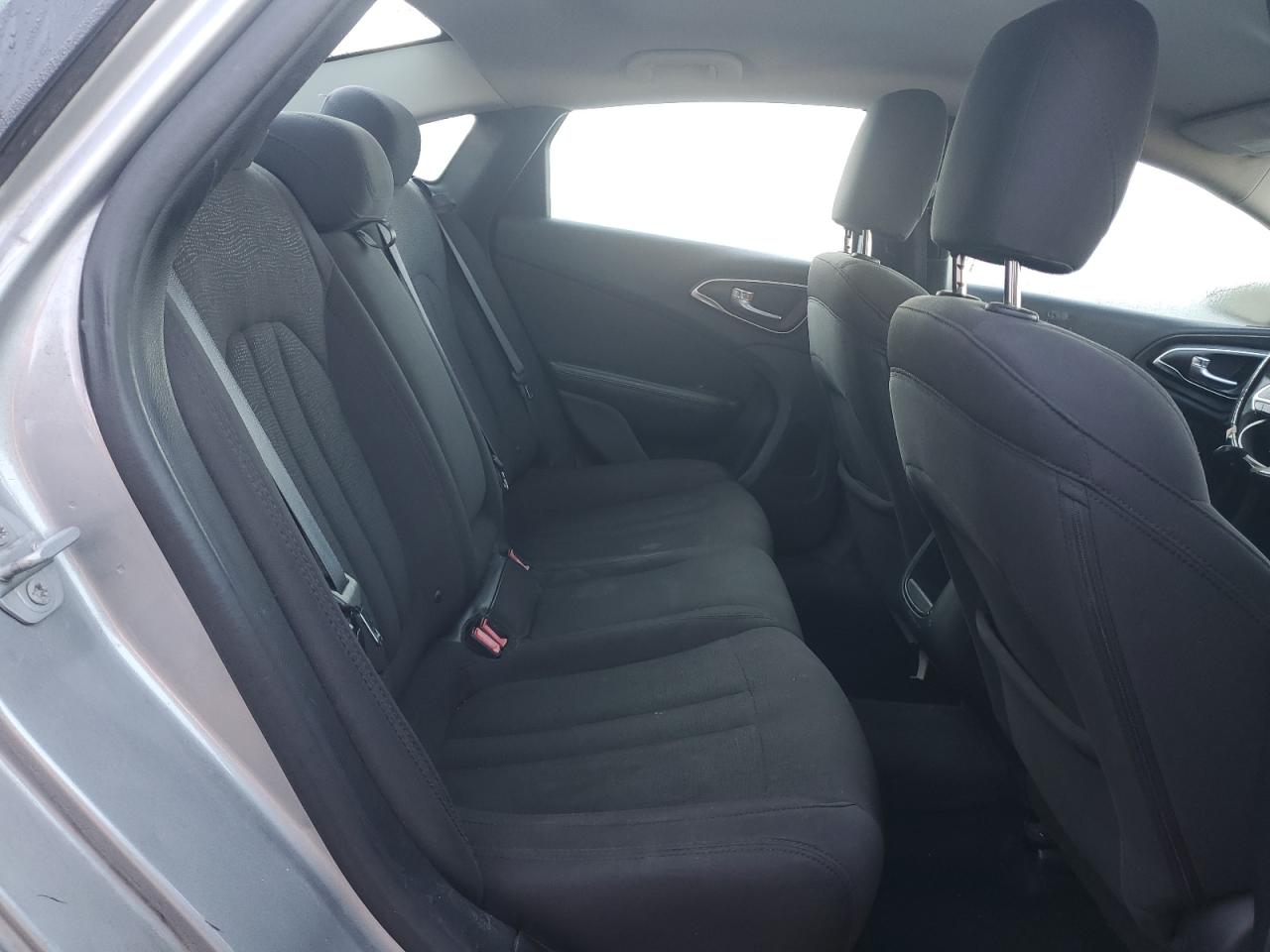 2015 Chrysler 200 Limited VIN: 1C3CCCABXFN702154 Lot: 82697925