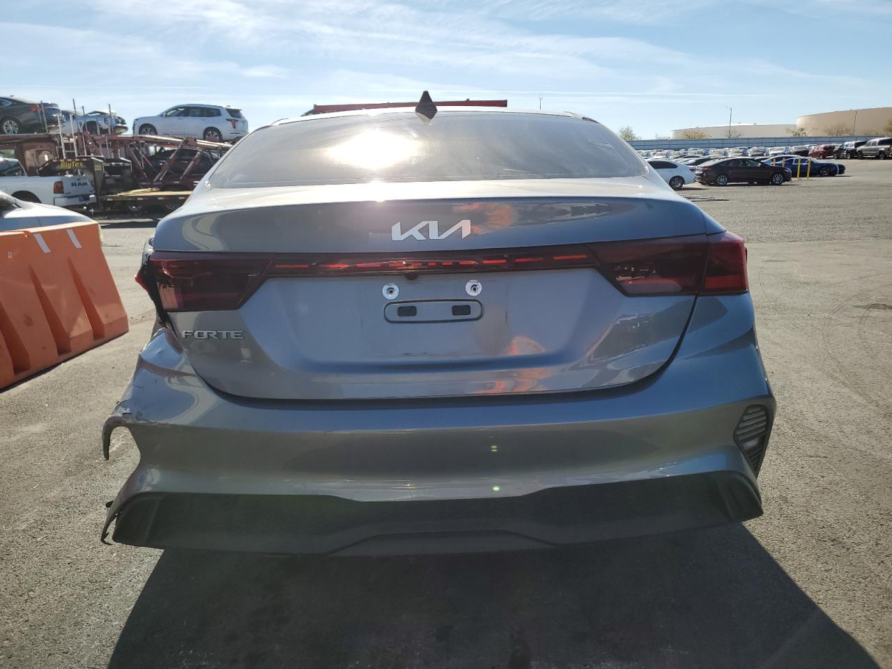 2024 Kia Forte Lx VIN: 3KPF24AD2RE729361 Lot: 92198565