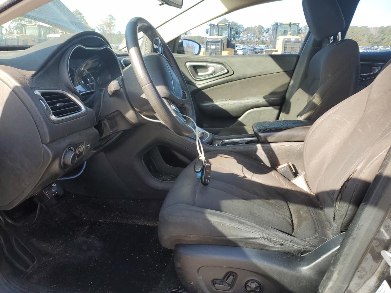 2015 Chrysler 200 Limited VIN: 1C3CCCAB6FN693811 Lot: 91445565