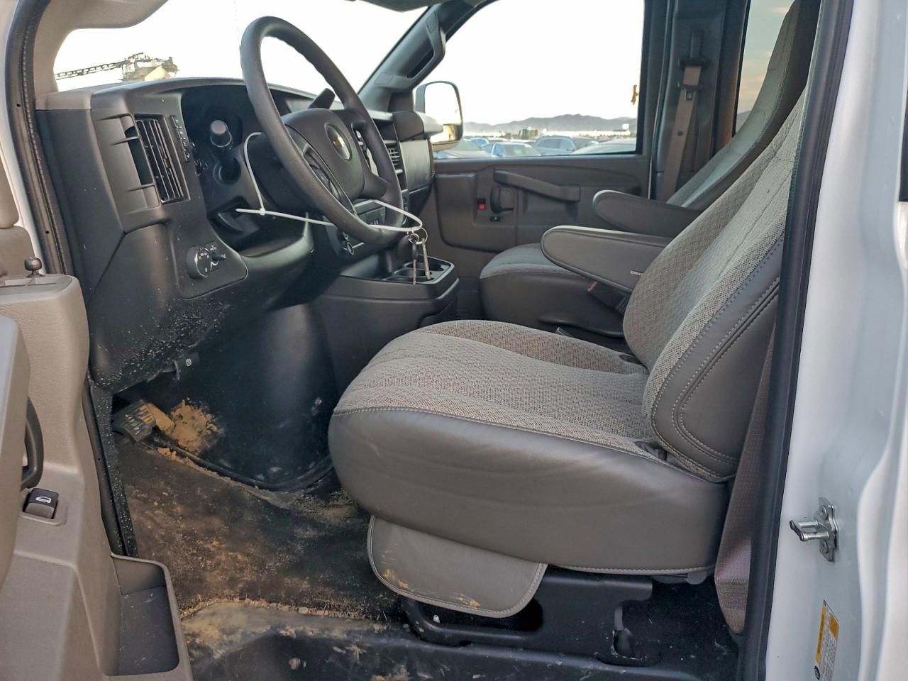 2025 Chevrolet Express G3500 Lt VIN: 1GAZGPFP4S1212101 Lot: 94803295