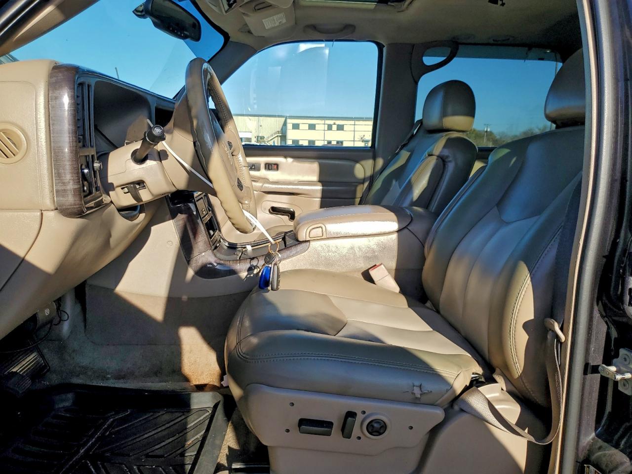 2004 GMC Yukon Xl Denali VIN: 1GKFK66U84J329261 Lot: 94162305