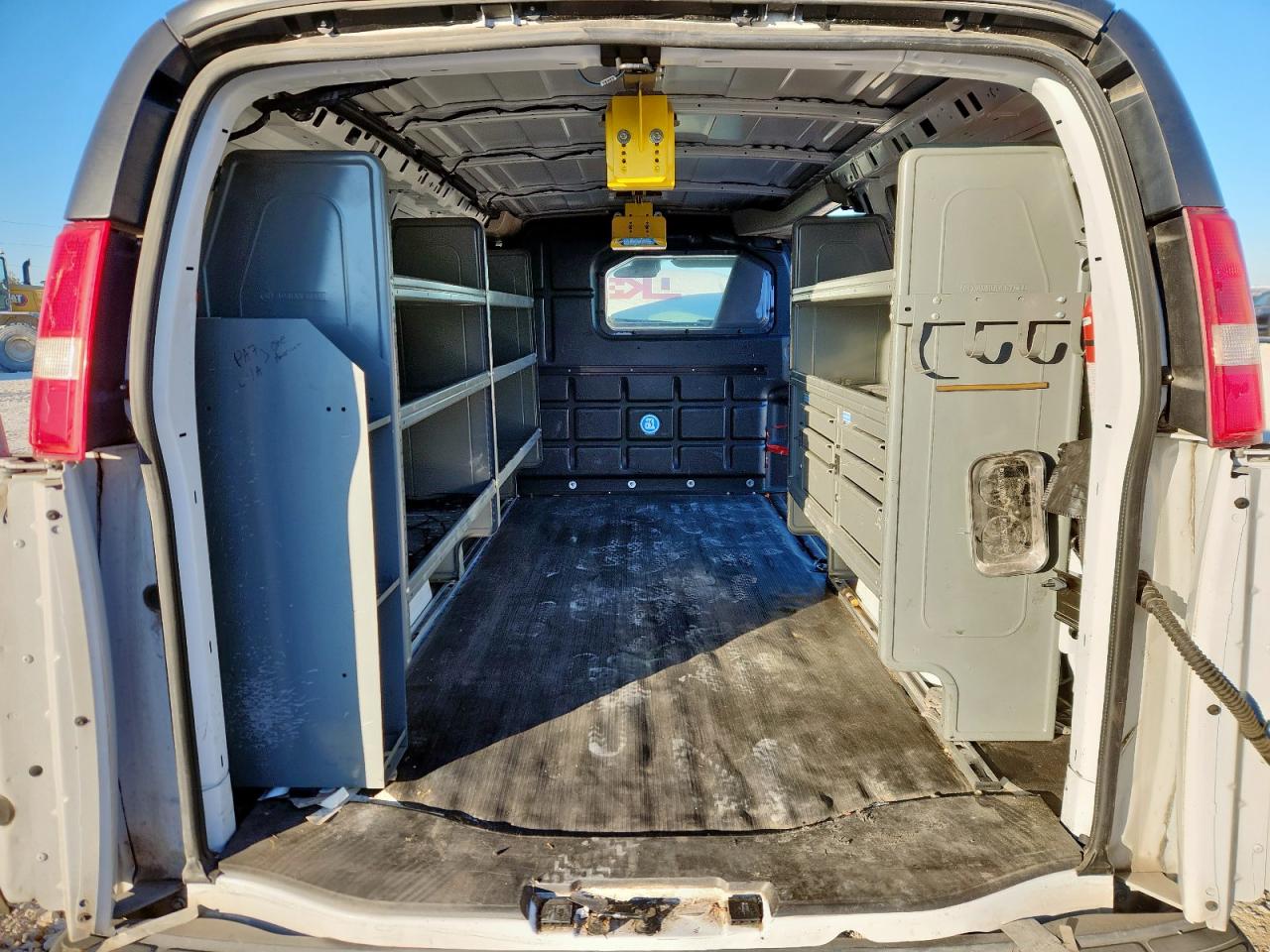 2019 Chevrolet Express Delivery Van VIN: 1GCWGAFP7K1368219 Lot: 91648485