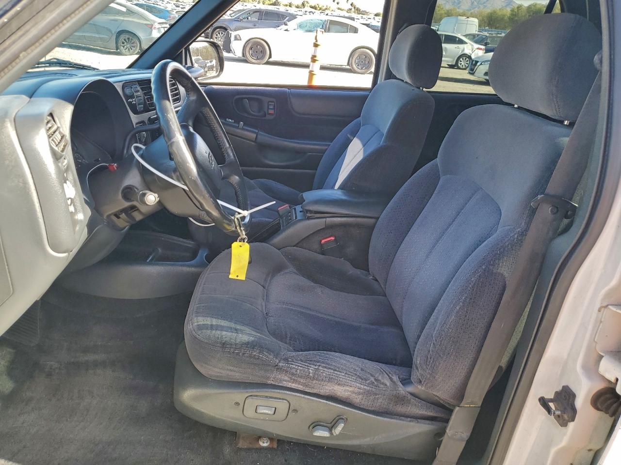 2001 Chevrolet Blazer VIN: 1GNDT13W11K250780 Lot: 94373645