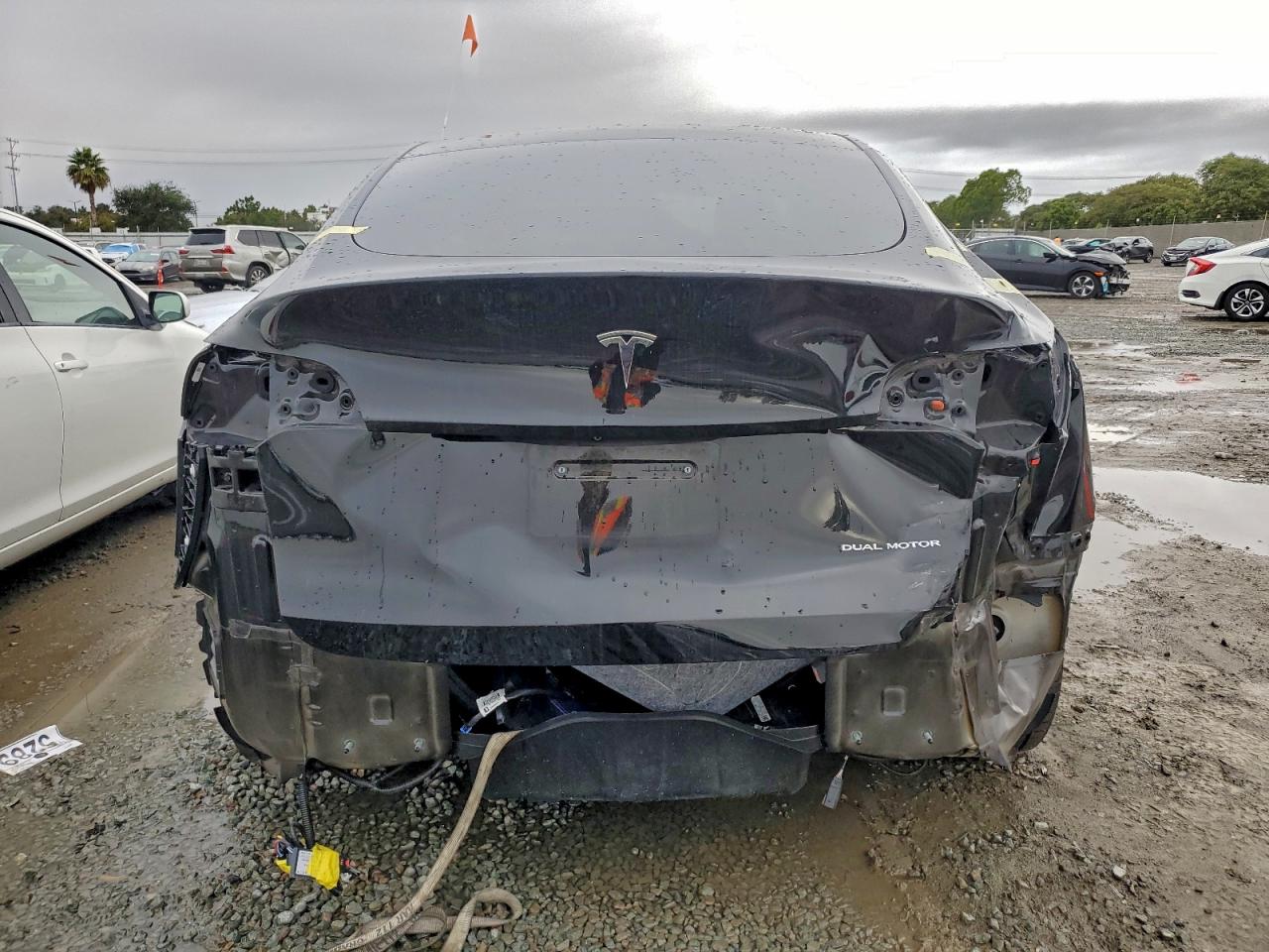 2022 Tesla Model Y VIN: 7SAYGDEEXNF411895 Lot: 92825395