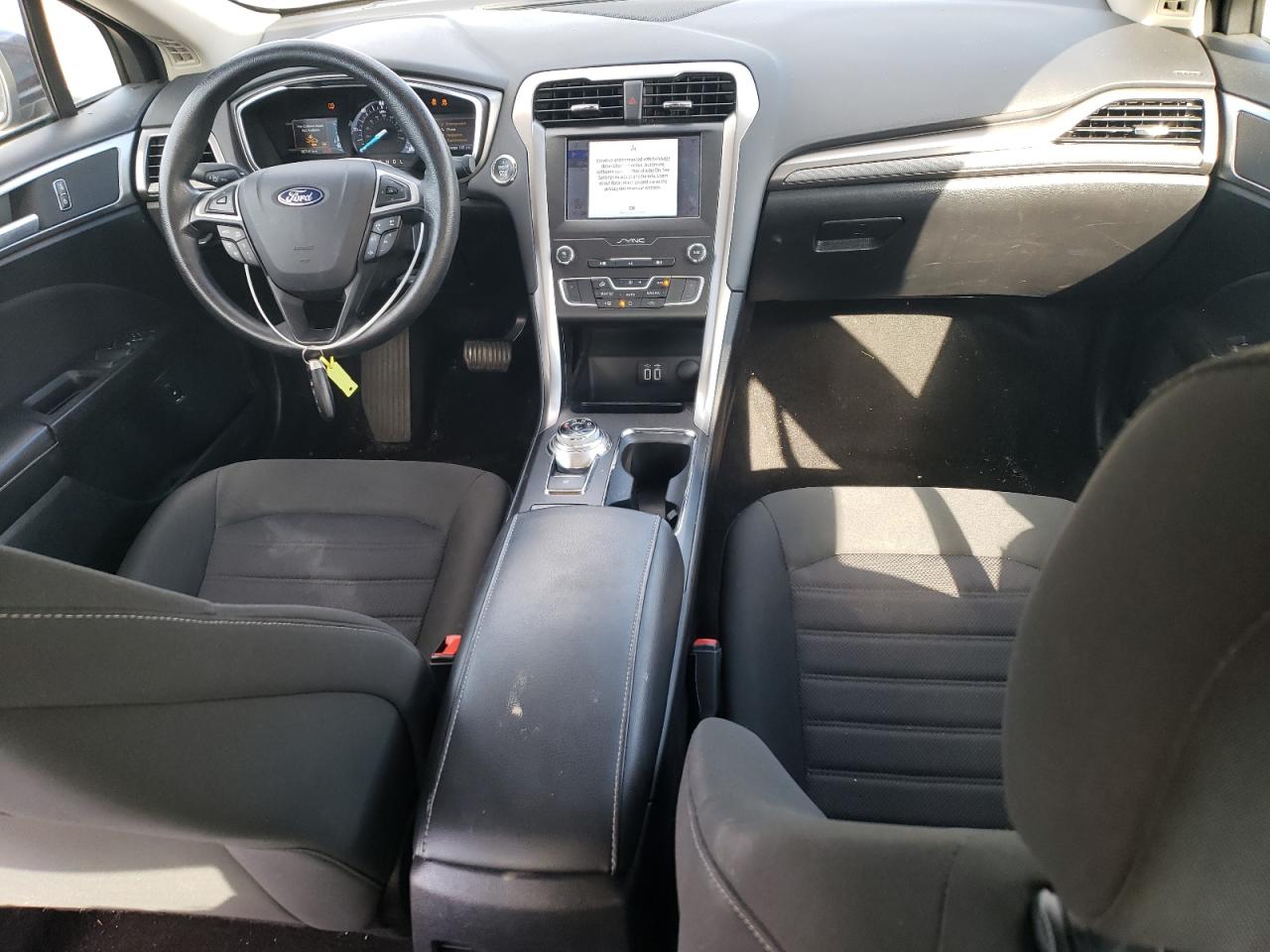 2020 Ford Fusion Se VIN: 3FA6P0LU9LR105277 Lot: 92605145