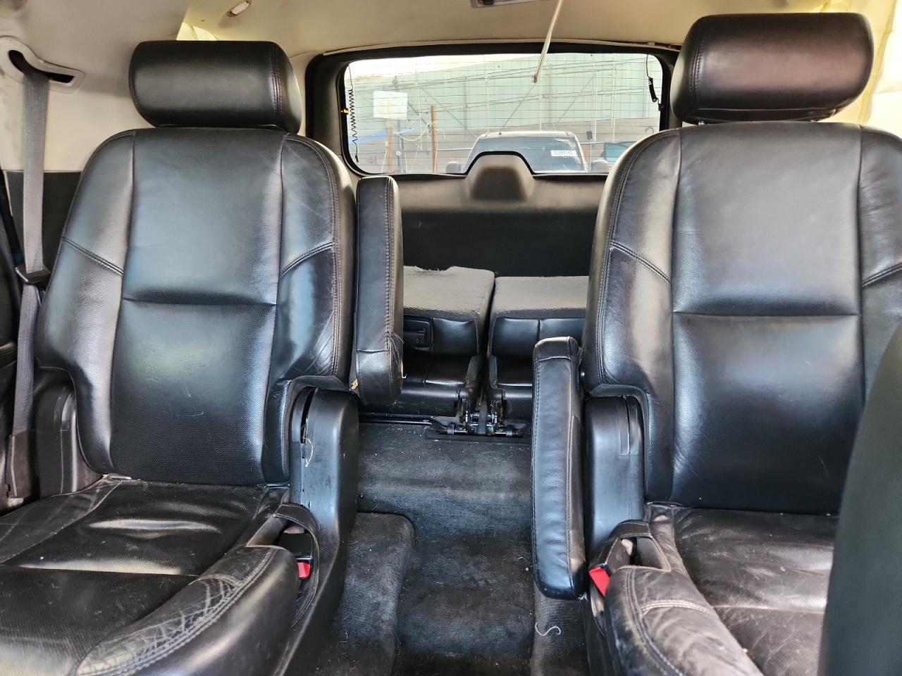 2008 Cadillac Escalade Luxury VIN: 1GYFK63868R182961 Lot: 93258325