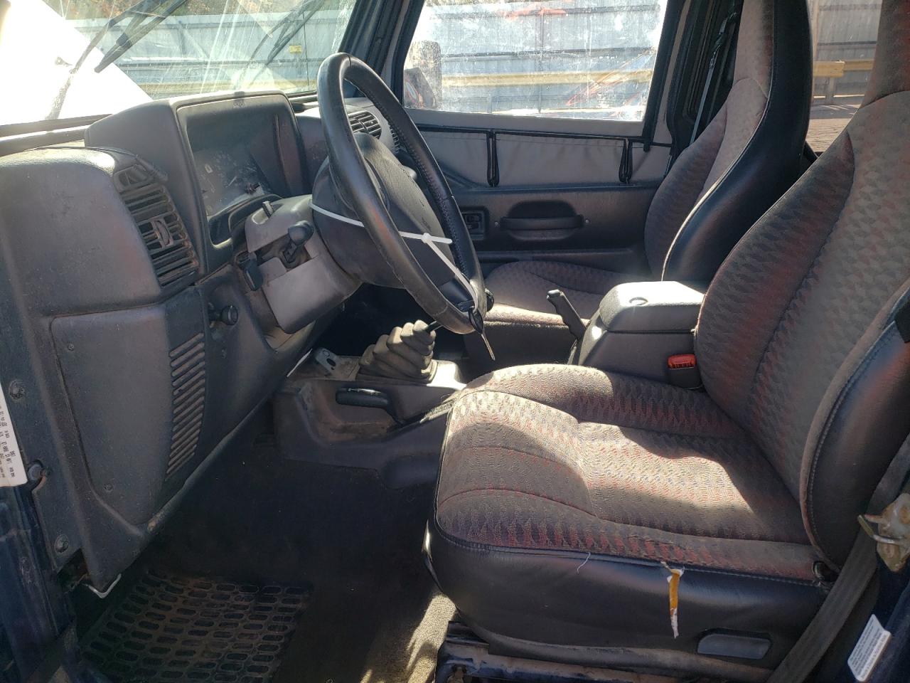 2000 Jeep Wrangler / Tj Se VIN: 1J4FA29P8YP803896 Lot: 90985115