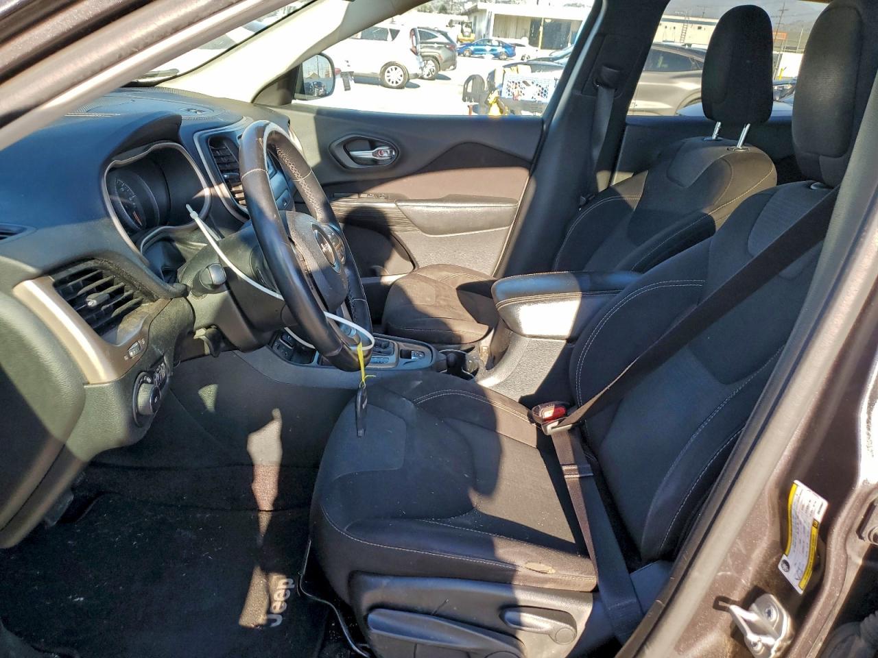 2016 Jeep Cherokee Latitude VIN: 1C4PJLCB7GW206837 Lot: 93376305