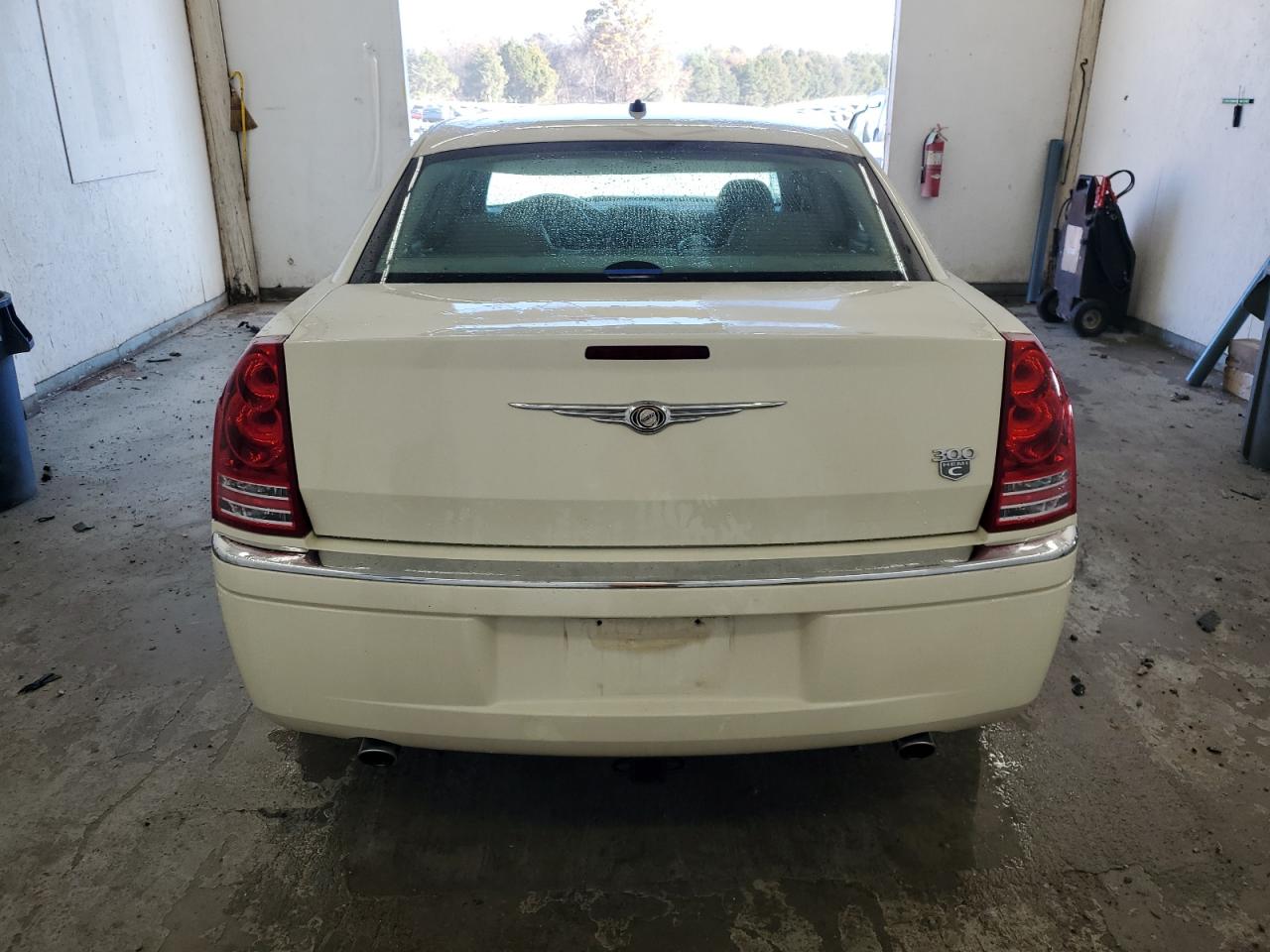 2008 Chrysler 300C VIN: 2C3KA63H28H323035 Lot: 92293295