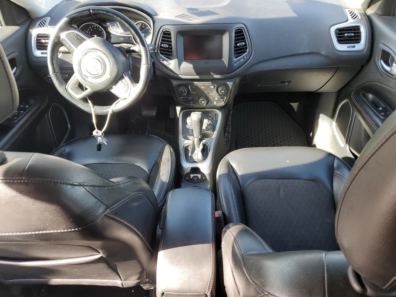 2018 Jeep Compass Latitude VIN: 3C4NJDBB4JT251634 Lot: 92837505