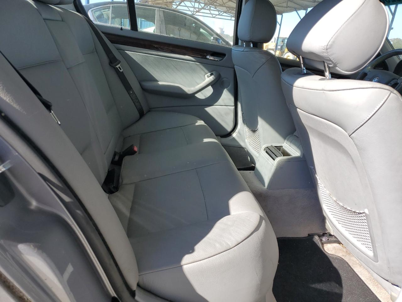 2005 BMW 330 I VIN: WBAEV53465KM40560 Lot: 92232365