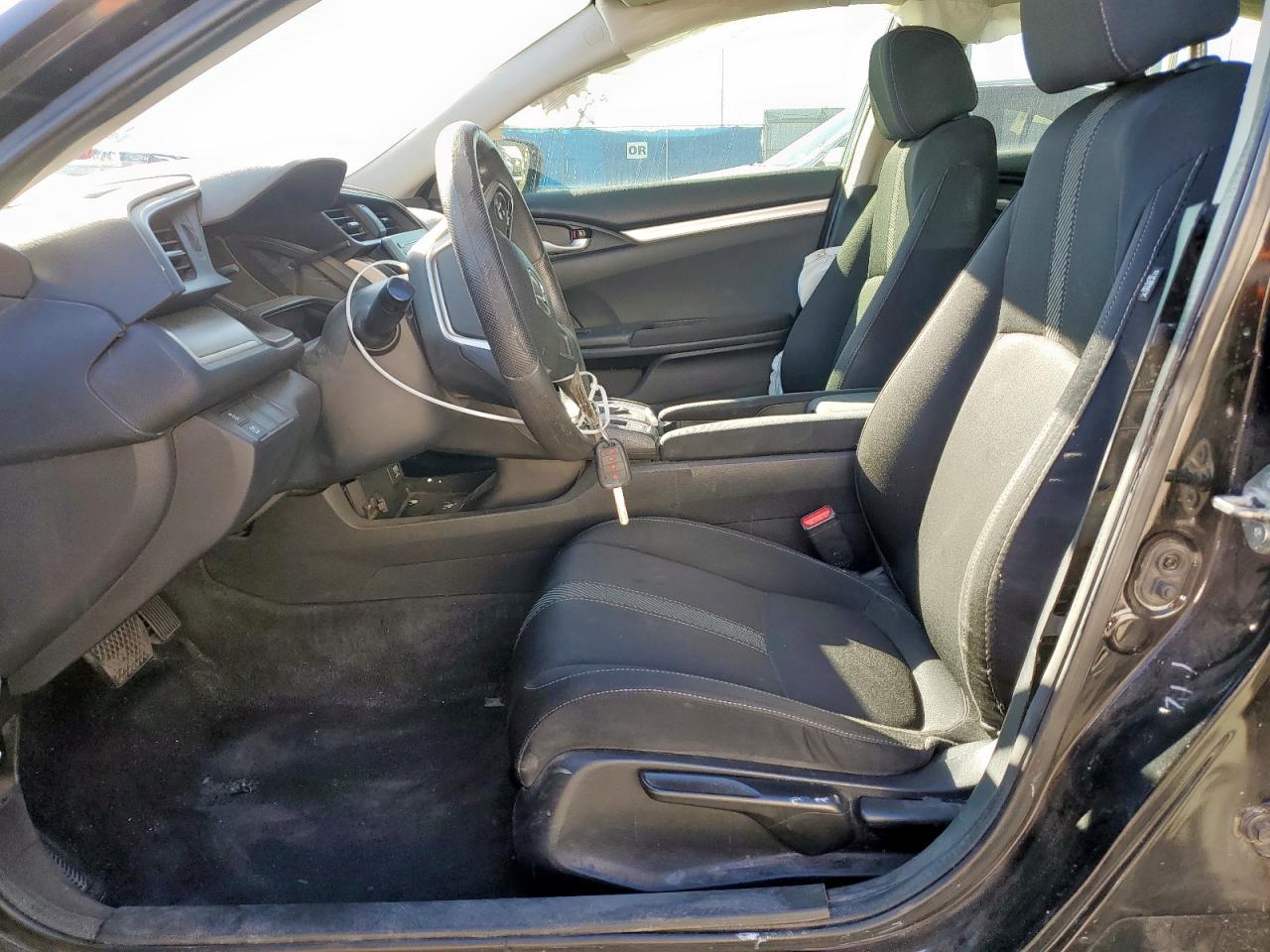 2018 Honda Civic Lx VIN: 19XFC2F57JE011828 Lot: 90492205