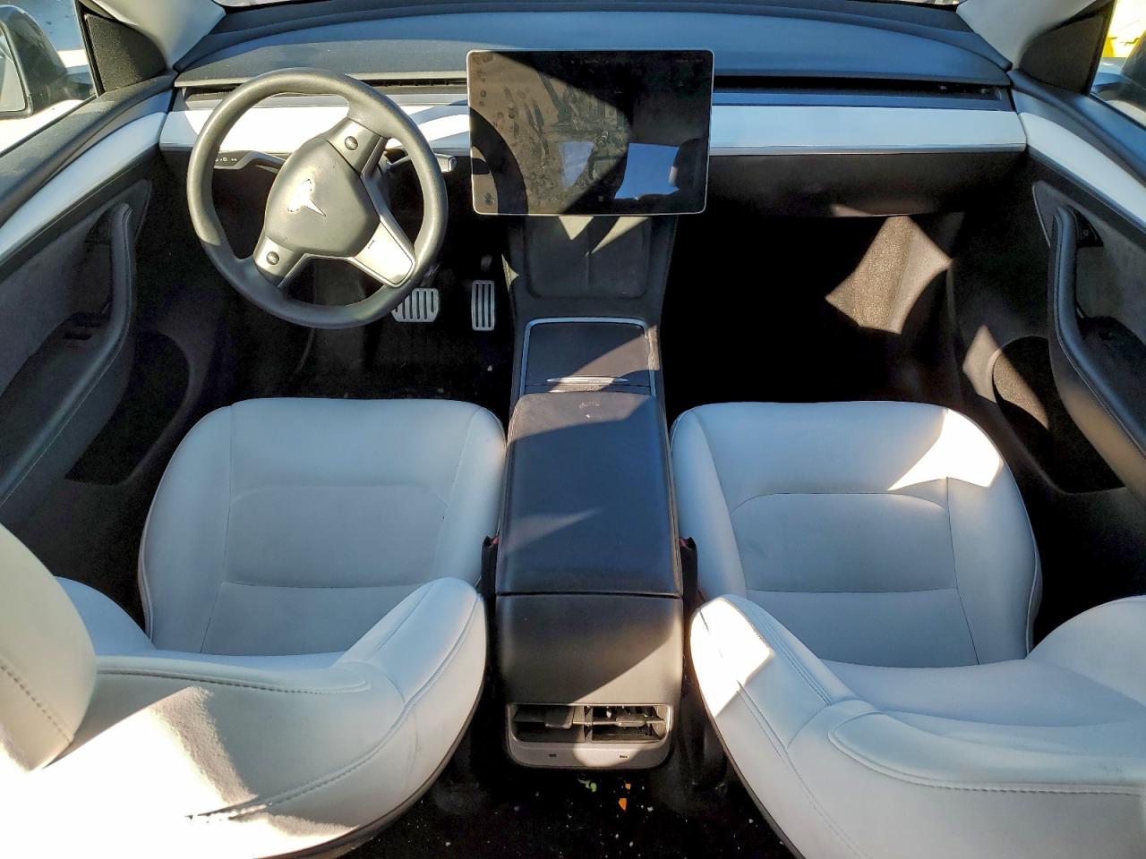 2023 Tesla Model Y VIN: 7SAYGDEF4PF831583 Lot: 93538075