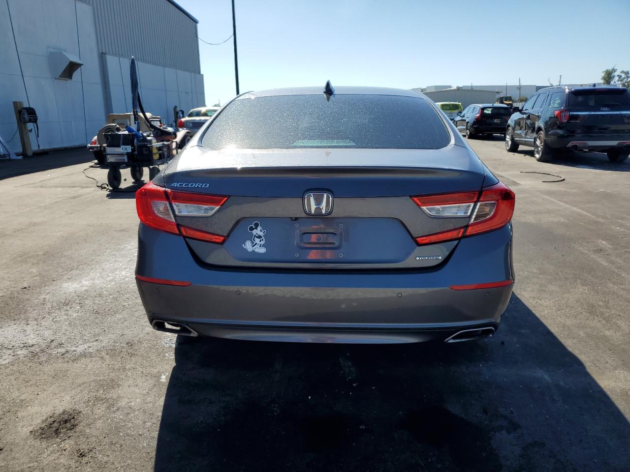 2018 Honda Accord Touring VIN: 1HGCV1F94JA090759 Lot: 92619905