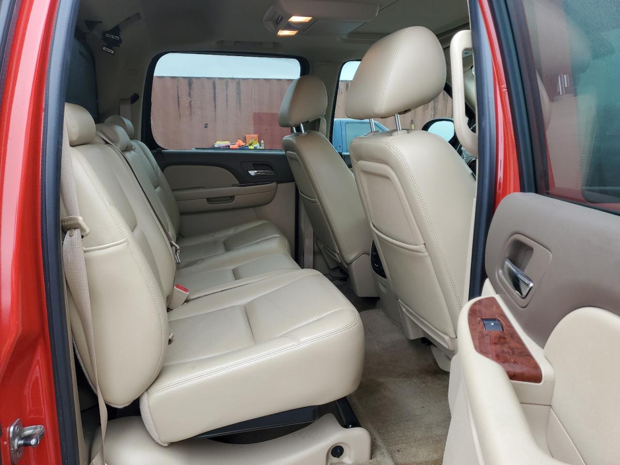 2011 Chevrolet Avalanche Ltz VIN: 3GNTKGE34BG213123 Lot: 92843255