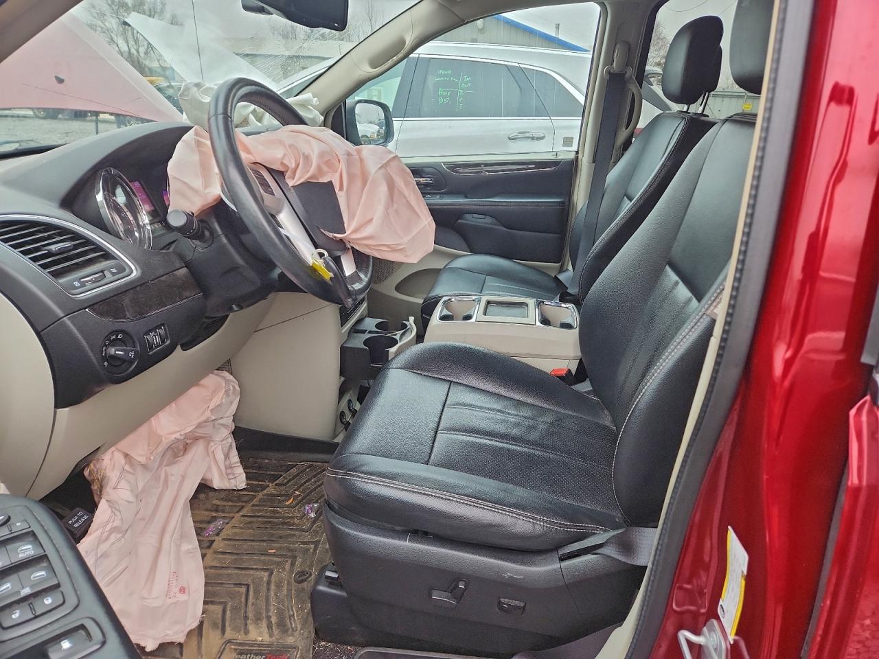 2016 Chrysler Town & Country Touring L VIN: 2C4RC1CG6GR194367 Lot: 94332495