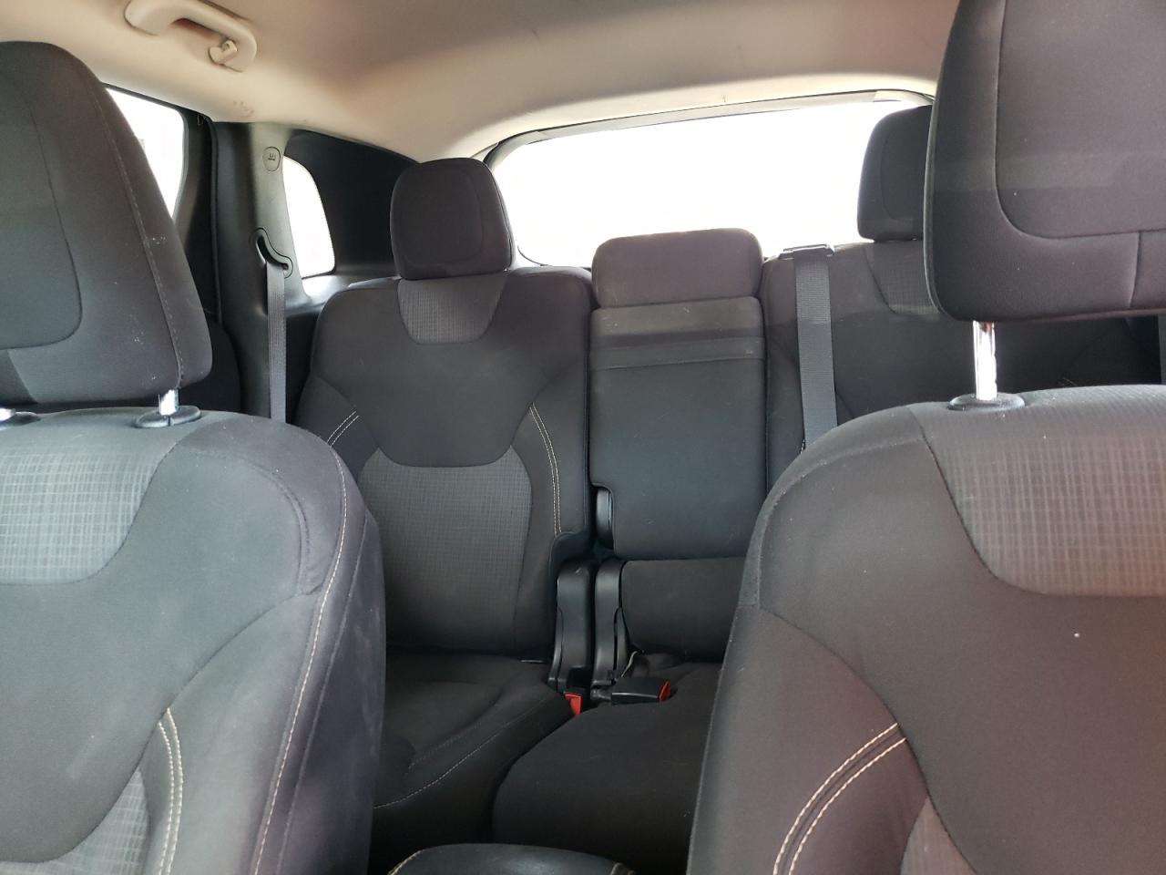 2015 Jeep Cherokee Latitude VIN: 1C4PJLCBXFW781061 Lot: 91777635