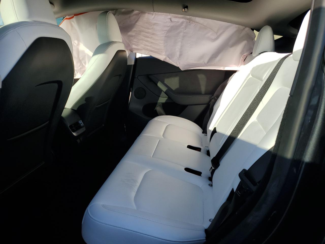 2024 Tesla Model Y VIN: 7SAYGDEF8RF024468 Lot: 91610225