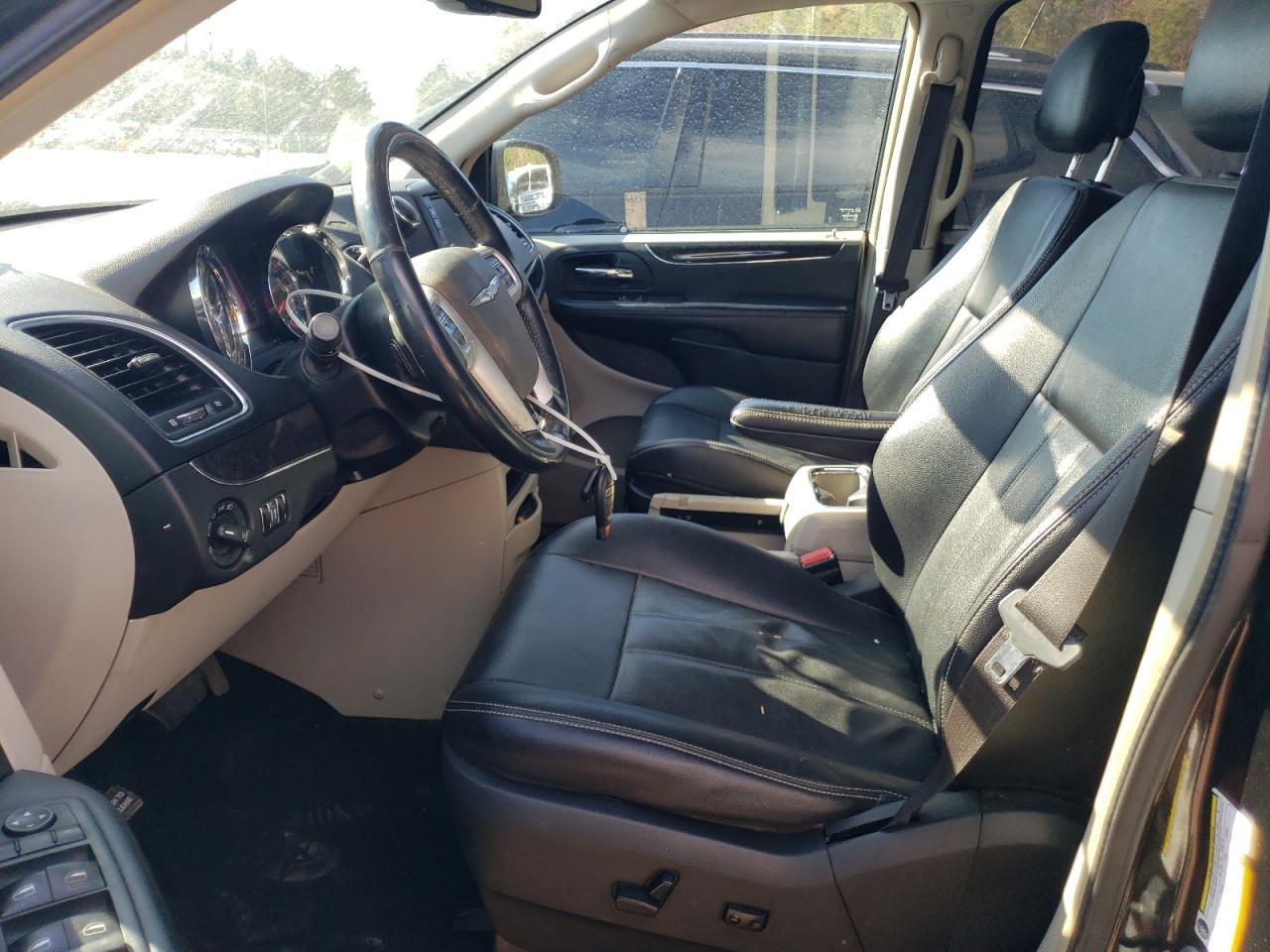 2015 Chrysler Town & Country Touring VIN: 2C4RC1BGXFR662942 Lot: 92291955