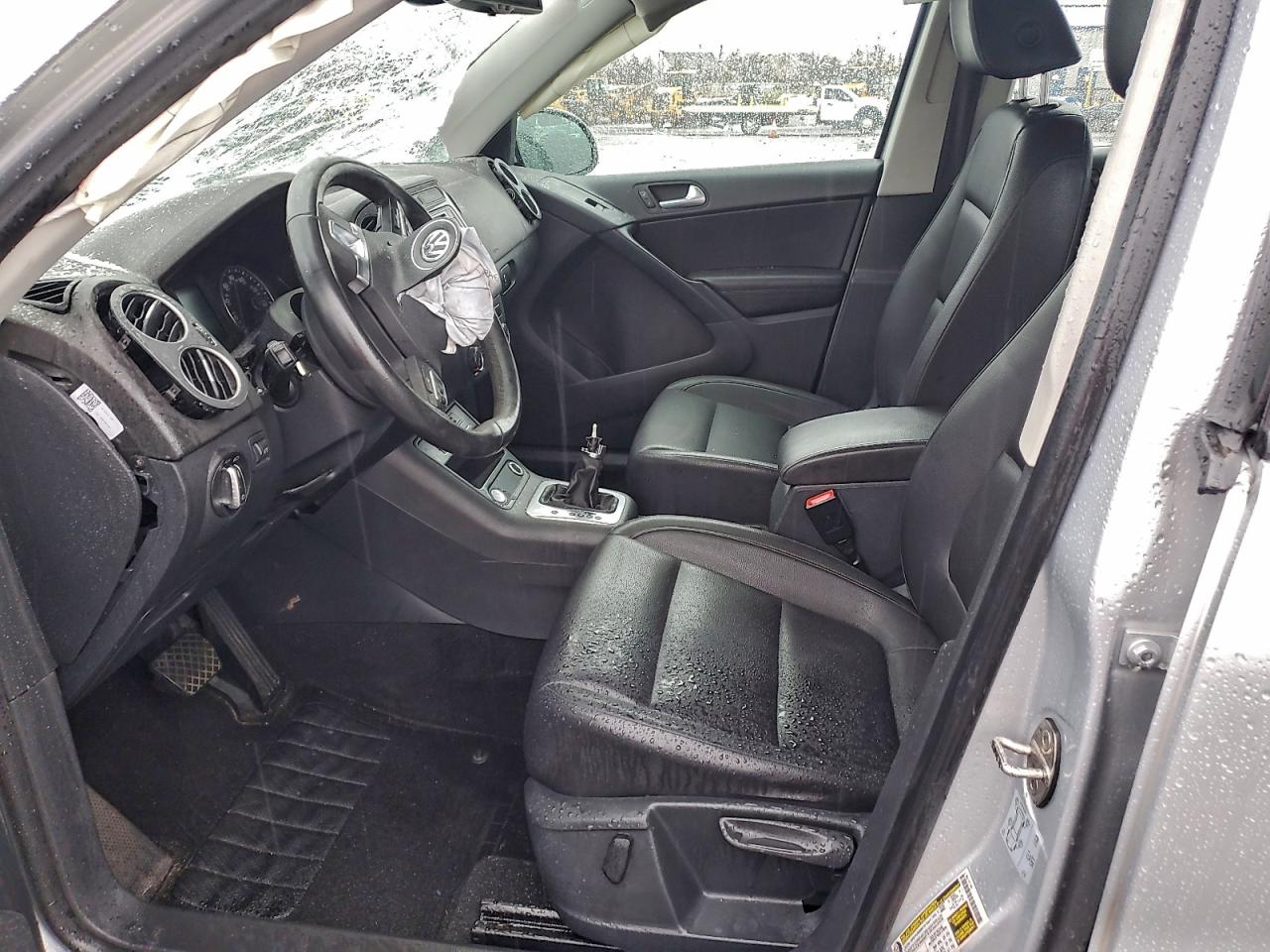 2016 Volkswagen Tiguan S VIN: WVGAV7AX1GW552457 Lot: 94400375