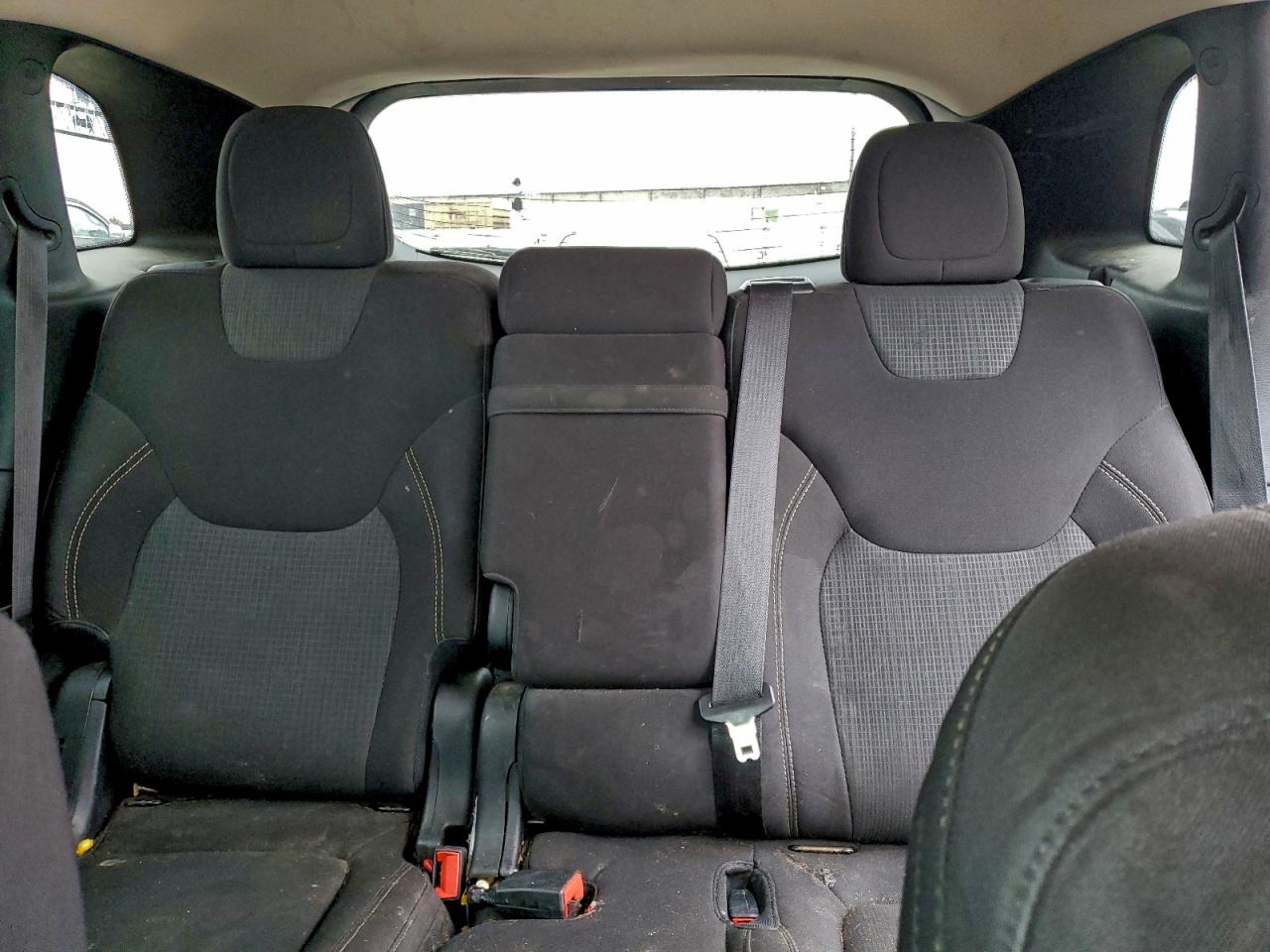 2016 Jeep Cherokee Latitude VIN: 1C4PJMCS1GW245445 Lot: 92267015